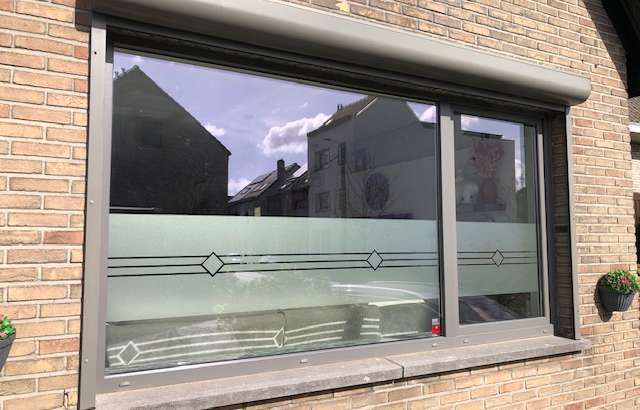 Persoonlijke zandstraalfolie op maat in Vilvoorde: stijlvol én functioneel